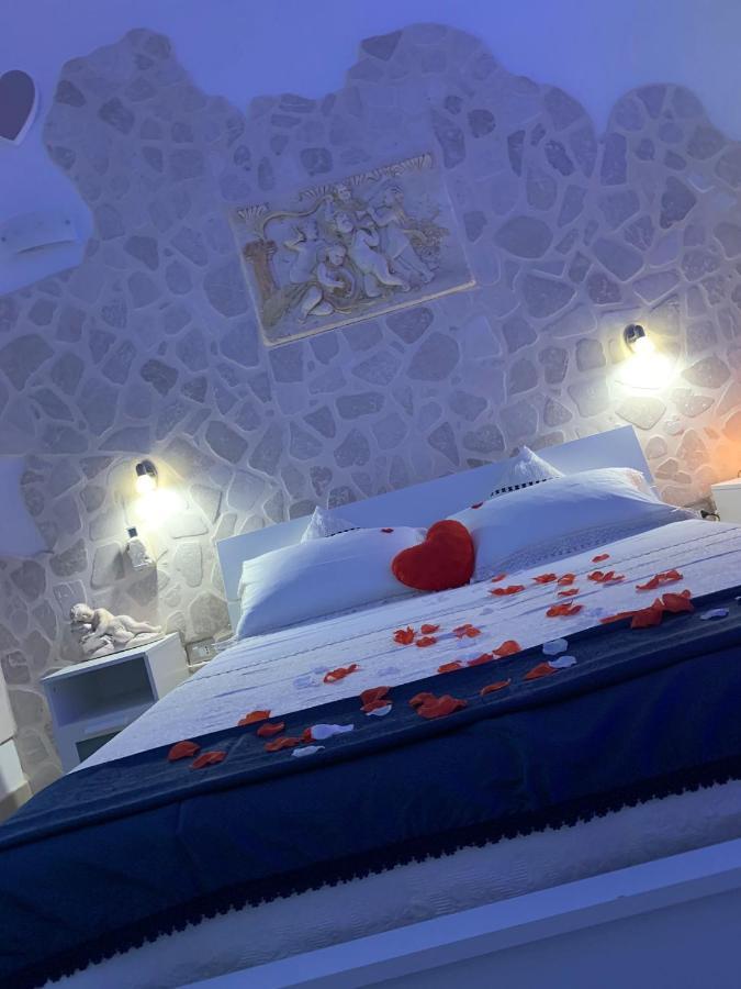 V&M suite con jacuzzi Ostuni Esterno foto