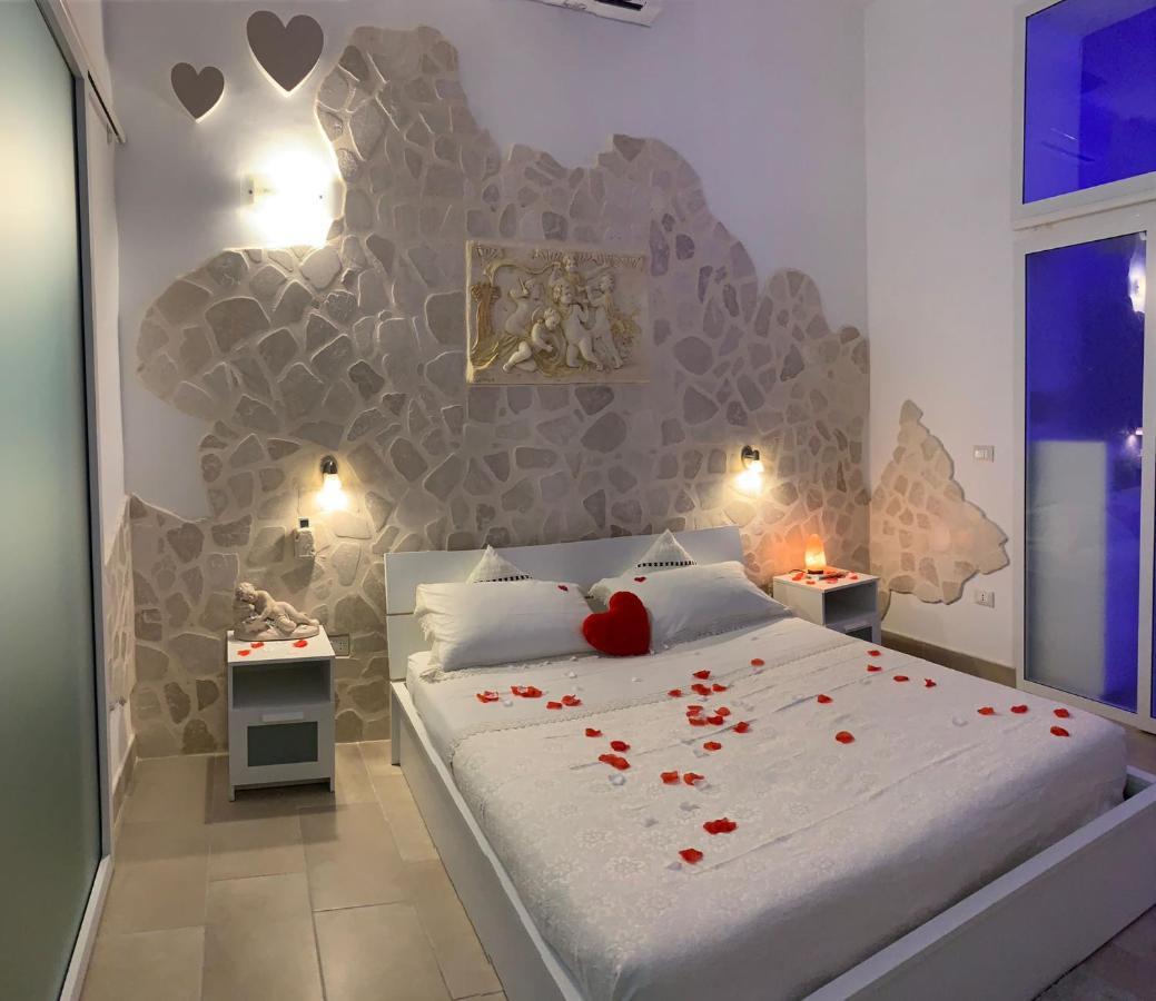 V&M suite con jacuzzi Ostuni Esterno foto