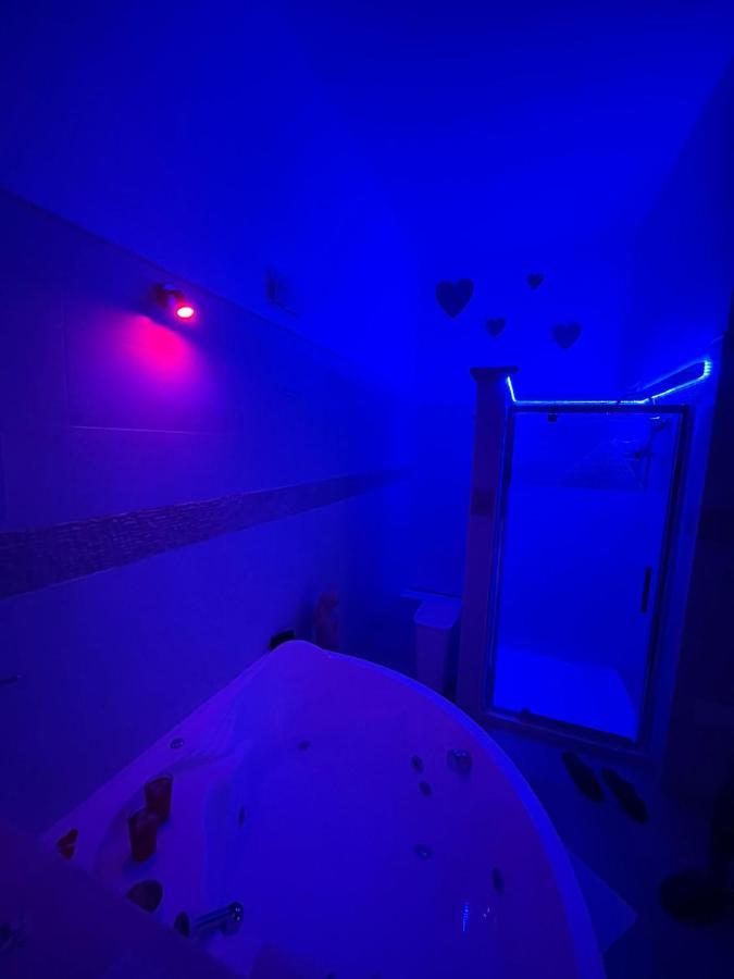 V&M suite con jacuzzi Ostuni Esterno foto